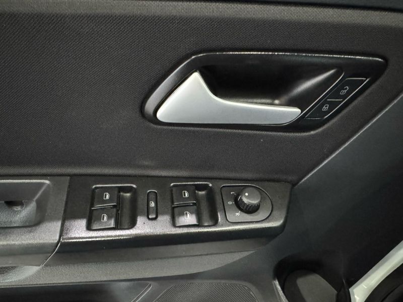 Volkswagen Fox Track Mcv 2017/2018 SIM AUTOMÓVEIS ROLANTE / Carros no Vale