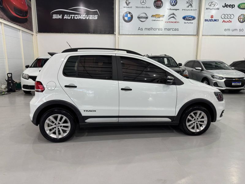 Volkswagen Fox Track Mcv 2017/2018 SIM AUTOMÓVEIS ROLANTE / Carros no Vale