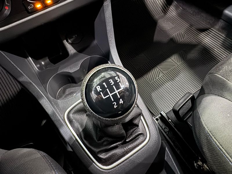 Volkswagen Fox Track Mcv 2017/2018 SIM AUTOMÓVEIS ROLANTE / Carros no Vale