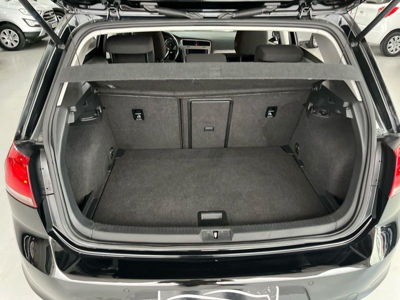 Volkswagen Golf Comfortline Tsi 1.4 Mi 16v Mec. 2014/2015 SIM AUTOMÓVEIS ROLANTE / Carros no Vale