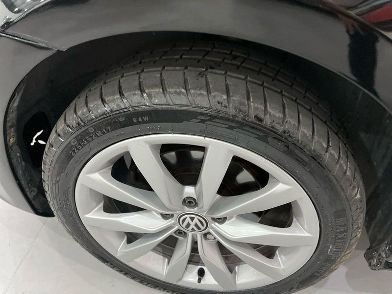 Volkswagen Golf Comfortline Tsi 1.4 Mi 16v Mec. 2014/2015 SIM AUTOMÓVEIS ROLANTE / Carros no Vale