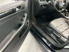 Volkswagen Jetta Highline Tsi 2.0 211cv 2015/2016 SIM AUTOMÓVEIS ROLANTE / Carros no Vale