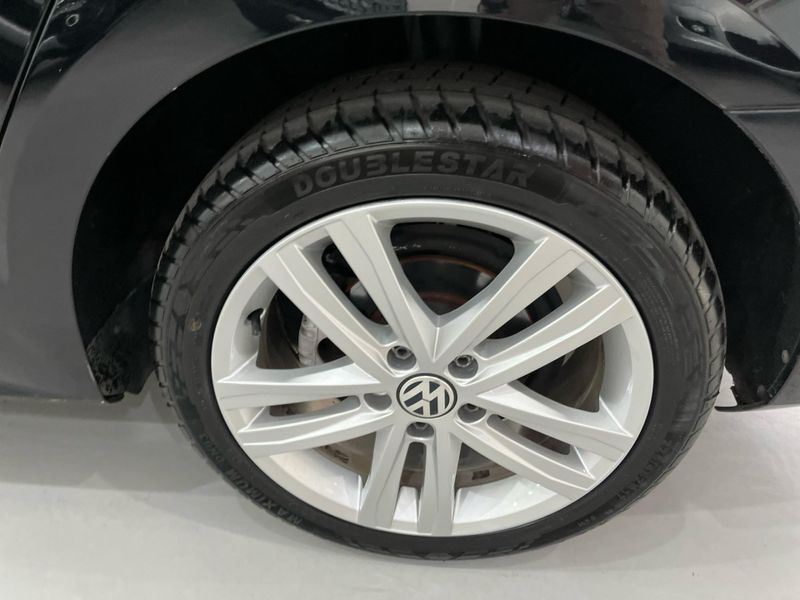 Volkswagen Jetta Highline Tsi 2.0 211cv 2015/2016 SIM AUTOMÓVEIS ROLANTE / Carros no Vale