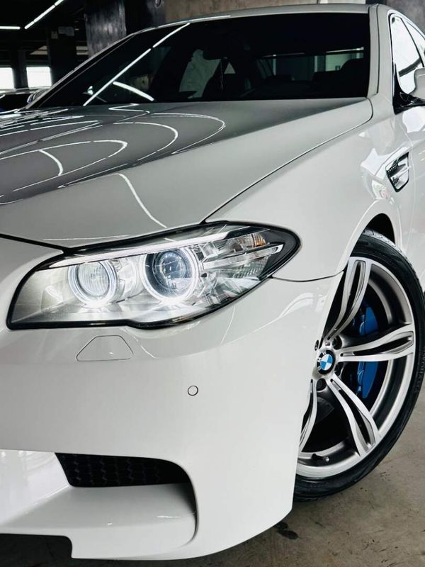 BMW M5 4.4 V8 32V GASOLINA 4P AUTOMÁTICO 2013/2014 CASTELLAN E TOMAZONI MOTORS CAXIAS DO SUL / Carros no Vale