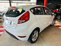 Ford FIESTA 1.6 SE HATCH 16V FLEX 4P POWERSHIFT 2016/2016 CASTELLAN E TOMAZONI MOTORS CAXIAS DO SUL / Carros no Vale
