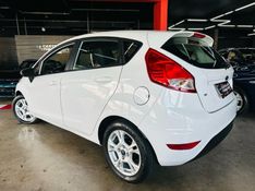 Ford FIESTA 1.6 SE HATCH 16V FLEX 4P POWERSHIFT 2016/2016 CASTELLAN E TOMAZONI MOTORS CAXIAS DO SUL / Carros no Vale