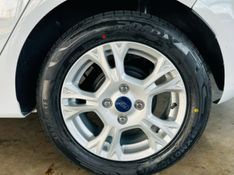 Ford FIESTA 1.6 SE HATCH 16V FLEX 4P POWERSHIFT 2016/2016 CASTELLAN E TOMAZONI MOTORS CAXIAS DO SUL / Carros no Vale