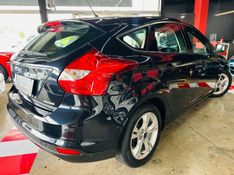 Ford FOCUS 1.6 S 16V FLEX 4P POWERSHIFT 2014/2015 CASTELLAN E TOMAZONI MOTORS CAXIAS DO SUL / Carros no Vale