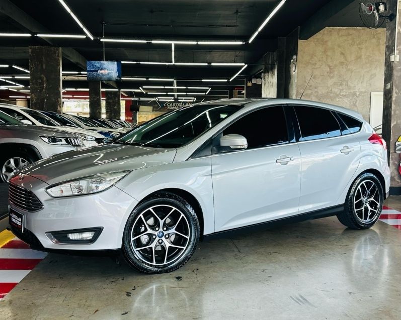 Ford FOCUS 2.0 TITANIUM FASTBACK 16V FLEX 4P POWERSHIFT 2015/2016 CASTELLAN E TOMAZONI MOTORS CAXIAS DO SUL / Carros no Vale