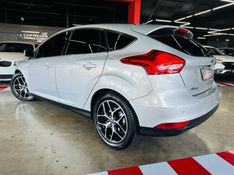 Ford FOCUS 2.0 TITANIUM FASTBACK 16V FLEX 4P POWERSHIFT 2015/2016 CASTELLAN E TOMAZONI MOTORS CAXIAS DO SUL / Carros no Vale