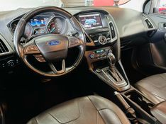 Ford FOCUS 2.0 TITANIUM FASTBACK 16V FLEX 4P POWERSHIFT 2015/2016 CASTELLAN E TOMAZONI MOTORS CAXIAS DO SUL / Carros no Vale
