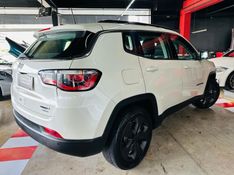 JEEP COMPASS 2.0 16V FLEX LONGITUDE AUTOMÁTICO 2018/2018 CASTELLAN E TOMAZONI MOTORS CAXIAS DO SUL / Carros no Vale