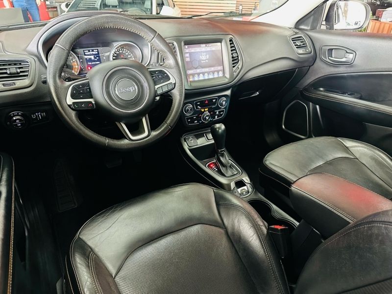 JEEP COMPASS 2.0 16V FLEX LONGITUDE AUTOMÁTICO 2018/2018 CASTELLAN E TOMAZONI MOTORS CAXIAS DO SUL / Carros no Vale