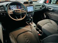 JEEP RENEGADE 1.3 T270 TURBO FLEX SPORT ALTITUDE AT6 2025/2025 CASTELLAN E TOMAZONI MOTORS CAXIAS DO SUL / Carros no Vale