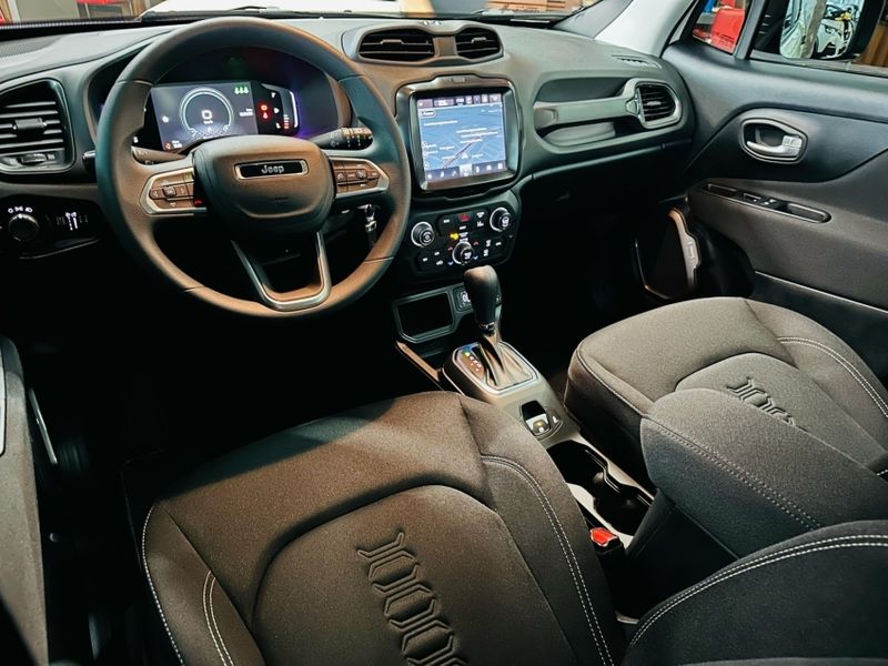 JEEP RENEGADE 1.3 T270 TURBO FLEX SPORT ALTITUDE AT6 2025/2025 CASTELLAN E TOMAZONI MOTORS CAXIAS DO SUL / Carros no Vale