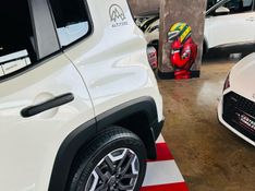 JEEP RENEGADE 1.3 T270 TURBO FLEX SPORT ALTITUDE AT6 2025/2025 CASTELLAN E TOMAZONI MOTORS CAXIAS DO SUL / Carros no Vale