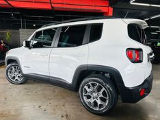 JEEP RENEGADE 1.8 16V FLEX 4P AUTOMÁTICO 2015/2016 CASTELLAN E TOMAZONI MOTORS CAXIAS DO SUL / Carros no Vale
