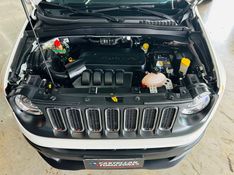JEEP RENEGADE 1.8 16V FLEX 4P AUTOMÁTICO 2015/2016 CASTELLAN E TOMAZONI MOTORS CAXIAS DO SUL / Carros no Vale