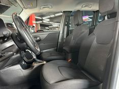 JEEP RENEGADE 1.8 16V FLEX 4P AUTOMÁTICO 2015/2016 CASTELLAN E TOMAZONI MOTORS CAXIAS DO SUL / Carros no Vale