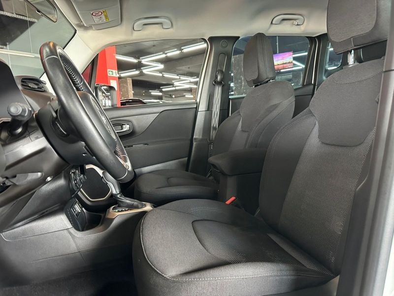 JEEP RENEGADE 1.8 16V FLEX 4P AUTOMÁTICO 2015/2016 CASTELLAN E TOMAZONI MOTORS CAXIAS DO SUL / Carros no Vale