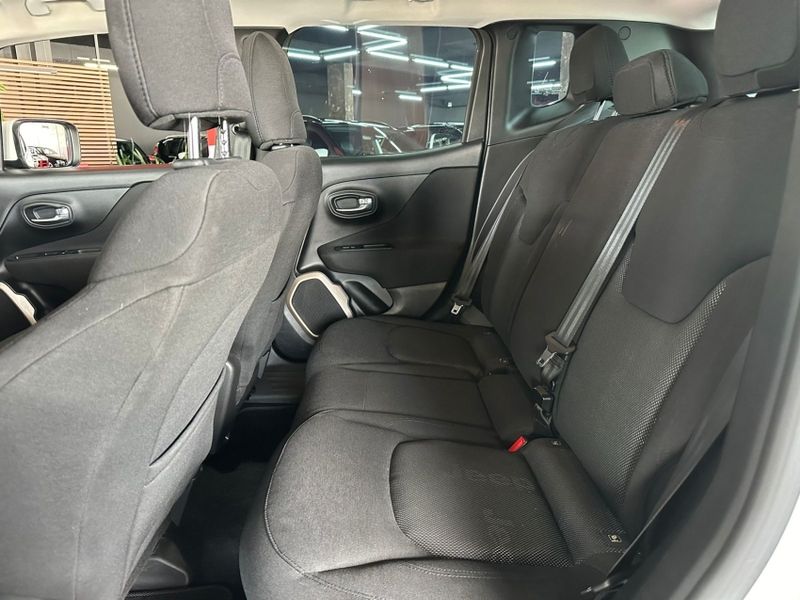 JEEP RENEGADE 1.8 16V FLEX 4P AUTOMÁTICO 2015/2016 CASTELLAN E TOMAZONI MOTORS CAXIAS DO SUL / Carros no Vale