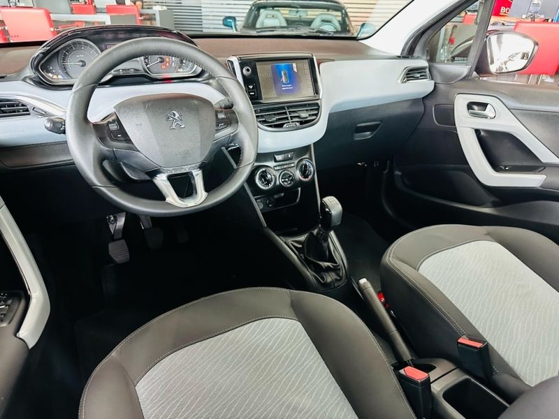 Peugeot 208 1.5 ALLURE 8V FLEX 4P MANUAL 2014/2014 CASTELLAN E TOMAZONI MOTORS CAXIAS DO SUL / Carros no Vale