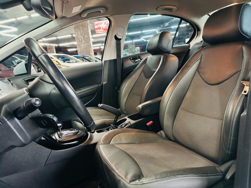 Peugeot 408 2.0 ALLURE 16V FLEX 4P AUTOMÁTICO 2016/2016 CASTELLAN E TOMAZONI MOTORS CAXIAS DO SUL / Carros no Vale