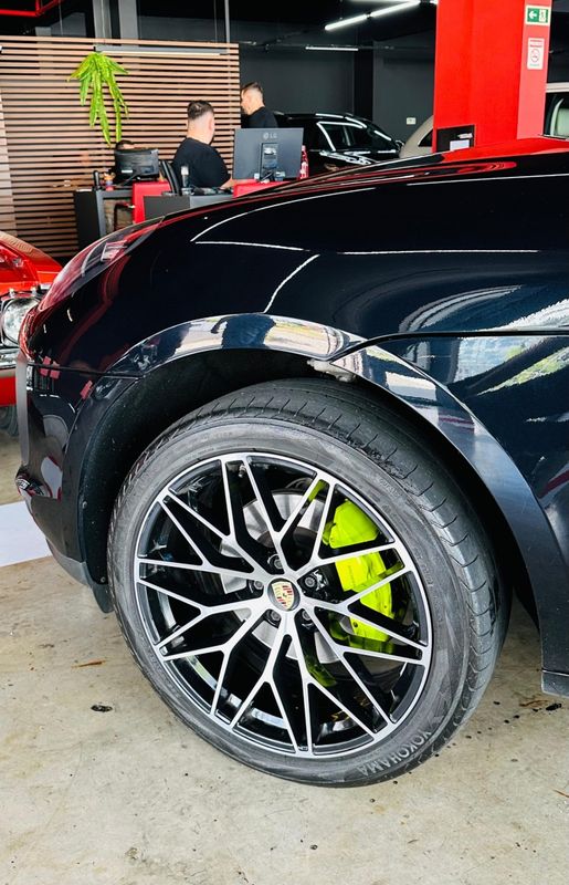 Porsche MACAN 2.0 16V GASOLINA 4P AUTOMÁTICO 2020/2020 CASTELLAN E TOMAZONI MOTORS CAXIAS DO SUL / Carros no Vale