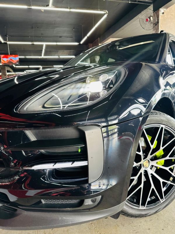 Porsche MACAN 2.0 16V GASOLINA 4P AUTOMÁTICO 2020/2020 CASTELLAN E TOMAZONI MOTORS CAXIAS DO SUL / Carros no Vale