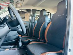 Renault KWID 1.0 12V SCE FLEX OUTSIDER MANUAL 2019/2020 CASTELLAN E TOMAZONI MOTORS CAXIAS DO SUL / Carros no Vale