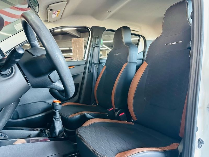 Renault KWID 1.0 12V SCE FLEX OUTSIDER MANUAL 2019/2020 CASTELLAN E TOMAZONI MOTORS CAXIAS DO SUL / Carros no Vale