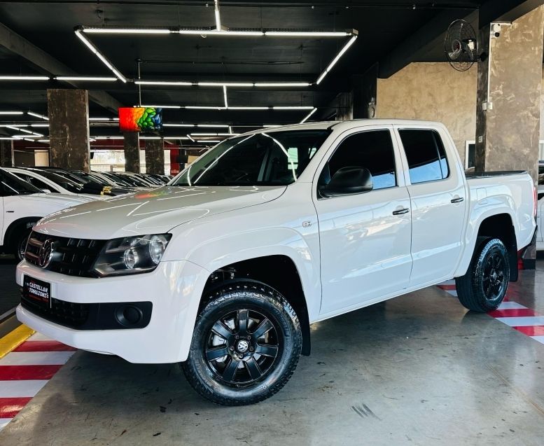 Volkswagen AMAROK 2.0 SE 4X4 CD 16V TURBO INTERCOOLER DIESEL 4P MANUAL 2014/2014 CASTELLAN E TOMAZONI MOTORS CAXIAS DO SUL / Carros no Vale