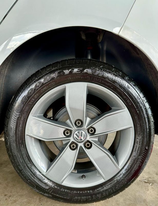Volkswagen FOX 1.6 MSI TOTAL FLEX CONNECT 4P MANUAL 2019/2020 CASTELLAN E TOMAZONI MOTORS CAXIAS DO SUL / Carros no Vale