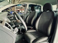 Volkswagen FOX 1.6 MSI TOTAL FLEX CONNECT 4P MANUAL 2019/2020 CASTELLAN E TOMAZONI MOTORS CAXIAS DO SUL / Carros no Vale