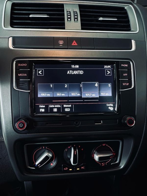 Volkswagen FOX 1.6 MSI TOTAL FLEX CONNECT 4P MANUAL 2019/2020 CASTELLAN E TOMAZONI MOTORS CAXIAS DO SUL / Carros no Vale