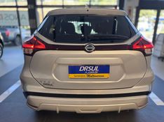 Nissan KICKS 1.6 16V FLEXSTART EXCLUSIVE XTRONIC 2021/2022 DRSUL SEMINOVOS CAXIAS DO SUL – LAJEADO – SANTA CRUZ DO SUL / Carros no Vale