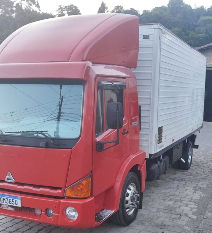 Agrale 9200 Turbo Baú 2008/2008 CAMINHÕES & CAMIONETAS PASSO FUNDO / Carros no Vale