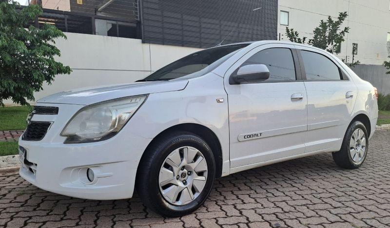 Chevrolet COBALT 1.4 SFI LT 8V FLEX 4P MANUAL 2012/2013 CAMINHÕES & CAMIONETAS PASSO FUNDO / Carros no Vale