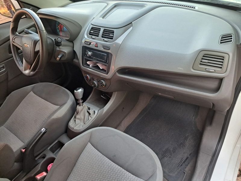 Chevrolet COBALT 1.4 SFI LT 8V FLEX 4P MANUAL 2012/2013 CAMINHÕES & CAMIONETAS PASSO FUNDO / Carros no Vale