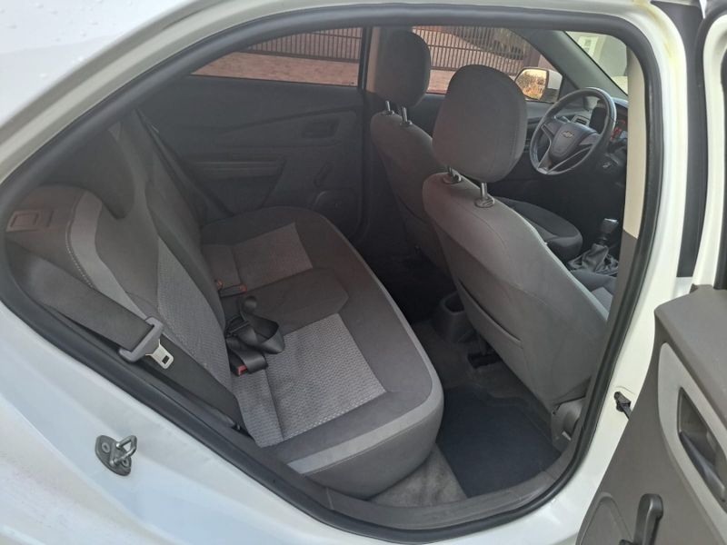 Chevrolet COBALT 1.4 SFI LT 8V FLEX 4P MANUAL 2012/2013 CAMINHÕES & CAMIONETAS PASSO FUNDO / Carros no Vale