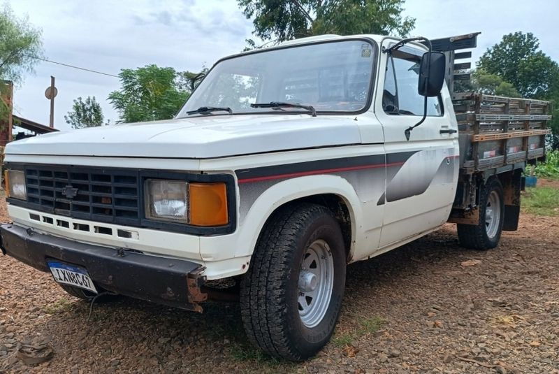 Chevrolet D20 4.0 CUSTOM DE LUXE CS 8V DIESEL 2P MANUAL 1987/1987 CAMINHÕES & CAMIONETAS PASSO FUNDO / Carros no Vale