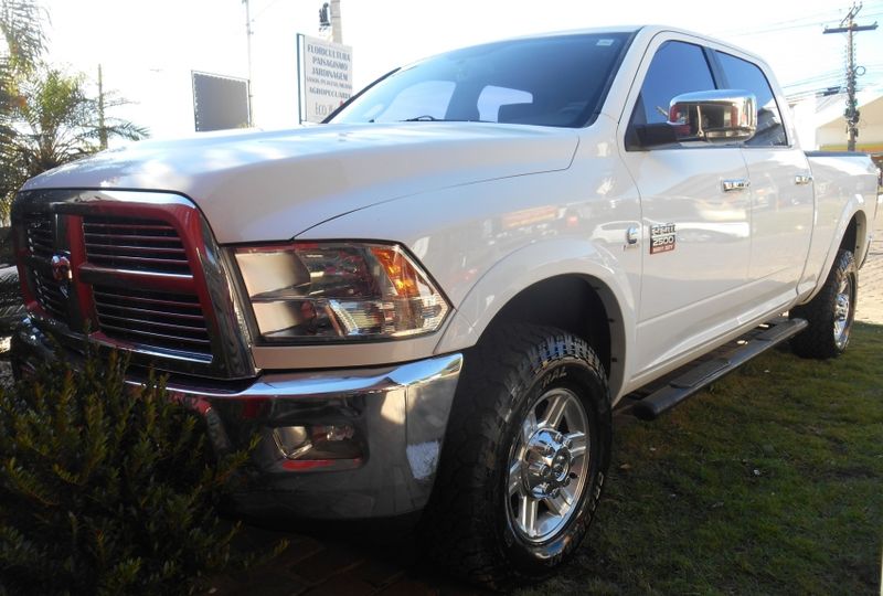 Dodge RAM 6.7 2500 LARAMIE 4X4 CD I6 TURBO DIESEL 4P AUTOMÁTICO 2012/2012 CAMINHÕES & CAMIONETAS PASSO FUNDO / Carros no Vale