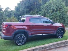 Fiat TORO 2.0 16V TURBO DIESEL VOLCANO 4WD AT9 2016/2017 CAMINHÕES & CAMIONETAS PASSO FUNDO / Carros no Vale