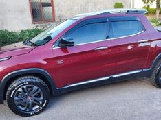 Fiat TORO 2.0 16V TURBO DIESEL VOLCANO 4WD AT9 2016/2017 CAMINHÕES & CAMIONETAS PASSO FUNDO / Carros no Vale