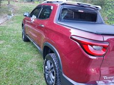 Fiat TORO 2.0 16V TURBO DIESEL VOLCANO 4WD AT9 2016/2017 CAMINHÕES & CAMIONETAS PASSO FUNDO / Carros no Vale
