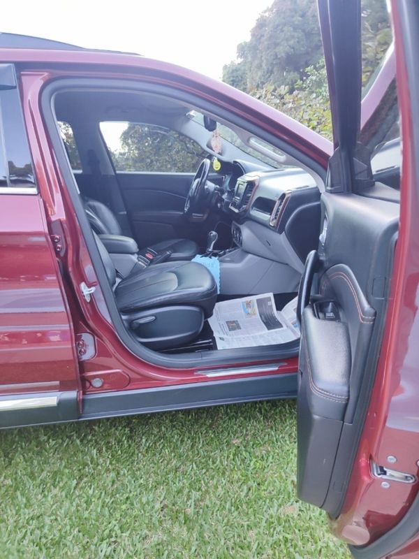Fiat TORO 2.0 16V TURBO DIESEL VOLCANO 4WD AT9 2016/2017 CAMINHÕES & CAMIONETAS PASSO FUNDO / Carros no Vale