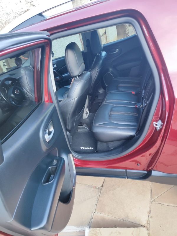 Fiat TORO 2.0 16V TURBO DIESEL VOLCANO 4WD AT9 2016/2017 CAMINHÕES & CAMIONETAS PASSO FUNDO / Carros no Vale