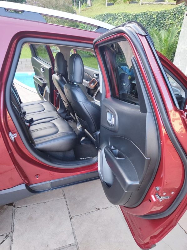 Fiat TORO 2.0 16V TURBO DIESEL VOLCANO 4WD AT9 2016/2017 CAMINHÕES & CAMIONETAS PASSO FUNDO / Carros no Vale