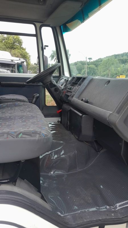 Ford Cargo 2422 CARGO 2422 E 3-Eixos Caçamba 2006/2006 CAMINHÕES & CAMIONETAS PASSO FUNDO / Carros no Vale