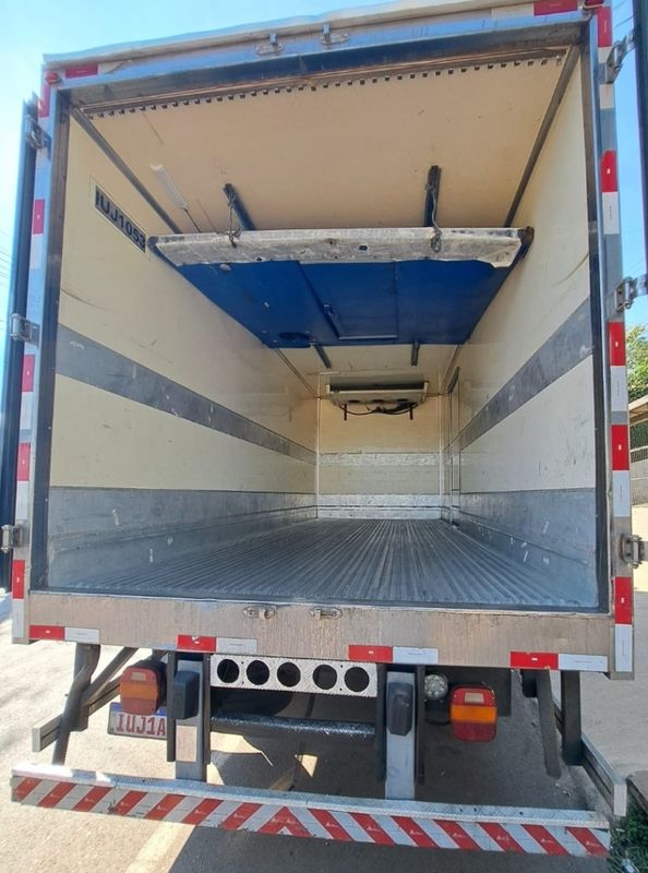 Ford Cargo 816 E Turbo Câmara Fria 2013/2013 CAMINHÕES & CAMIONETAS PASSO FUNDO / Carros no Vale